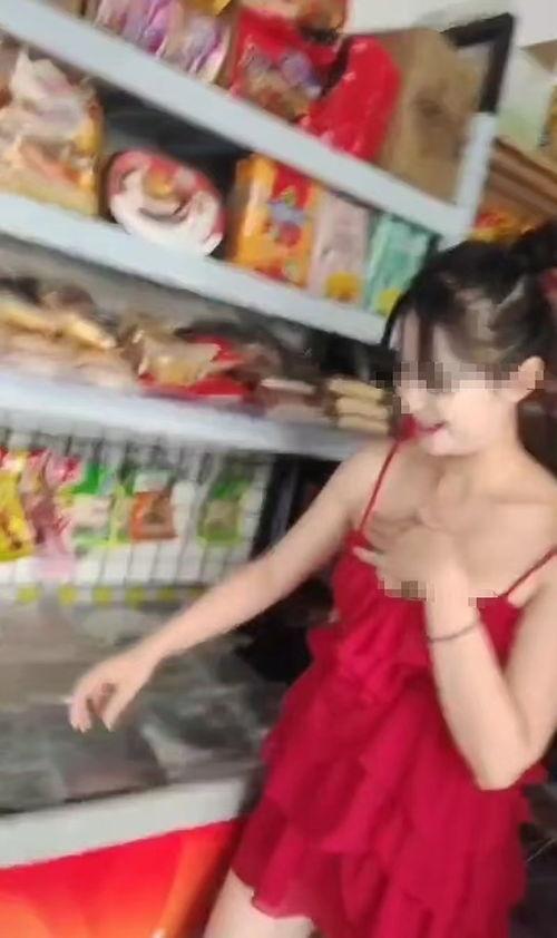 网红超市老板娘吃瓜